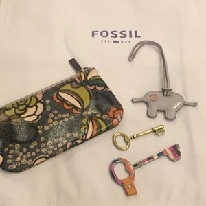 Fossil brand purse accessories